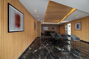Centric 2 BR Condo - Gym - Open Air Cinema