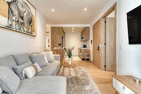 Centric 2 BR Condo - Gym - Open Air Cinema