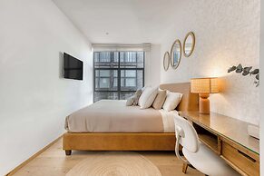 Centric 2 BR Condo - Gym - Open Air Cinema