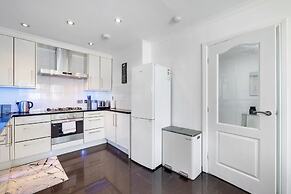 Isher 3 Bedroom 2 Bath Hse with Parking