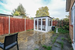 Isher 3 Bedroom 2 Bath Hse with Parking
