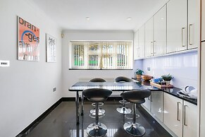 Isher 3 Bedroom 2 Bath Hse with Parking