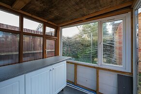 Isher 3 Bedroom 2 Bath Hse with Parking
