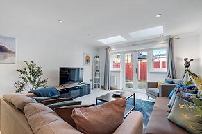 Isher 3 Bedroom 2 Bath Hse with Parking