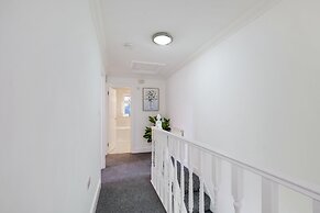 Isher 3 Bedroom 2 Bath Hse with Parking