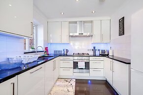 Isher 3 Bedroom 2 Bath Hse with Parking