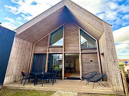 Cozy 4-person Lodge in Tiny House Style