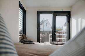 Modern Houseboat for 4 Guests