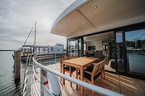 Floating Houseboat in Peenemunde