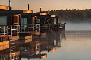 Lake Breeze Retreat, Klitten