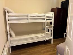 Larches Lane Retreat - Sleeps 5 - Wolverhampton
