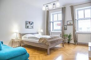Modern 2BR City Apt Near Stadthalle