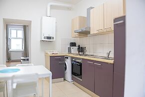 Modern 2BR City Apt Near Stadthalle