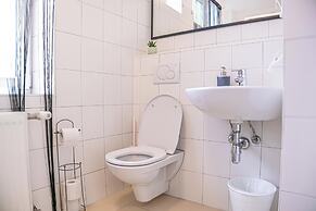 Modern 2BR City Apt Near Stadthalle