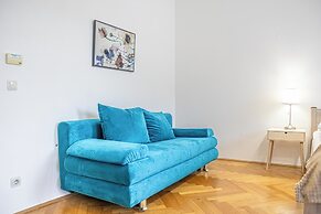 Modern 2BR City Apt Near Stadthalle