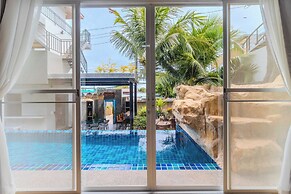 Modern 10BR ZipLine 3 Pools  V256