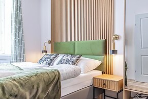 4BR Apartment for Groups Near Stadthalle