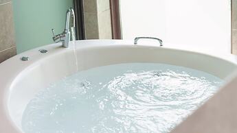 Namhae Briant Oceanview Spa Pension