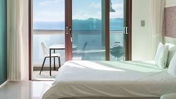 Namhae Briant Oceanview Spa Pension
