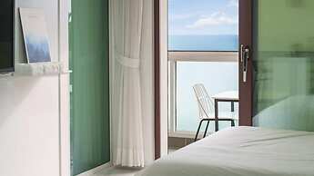 Namhae Briant Oceanview Spa Pension