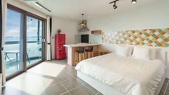 Namhae Briant Oceanview Spa Pension