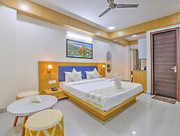 SkyLuxuria Hotel & Service Apartments