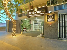 SkyLuxuria Hotel & Service Apartments