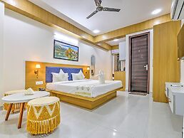 SkyLuxuria Hotel & Service Apartments