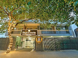 SkyLuxuria Hotel & Service Apartments