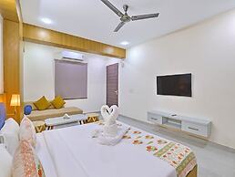 SkyLuxuria Hotel & Service Apartments