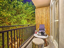 SkyLuxuria Hotel & Service Apartments