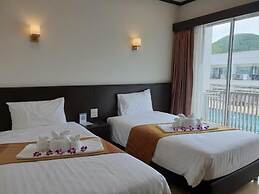 Swan Lake Hotel Sattahip