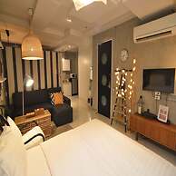 Executive Elegance Luxe Suite for Travelers