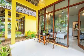 Green Bungalow Garden Resort