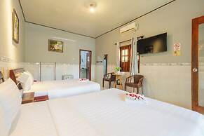 Green Bungalow Garden Resort