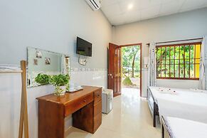 Green Bungalow Garden Resort