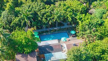 Green Bungalow Garden Resort