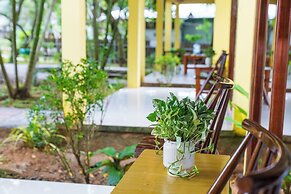 Green Bungalow Garden Resort