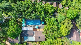 Green Bungalow Garden Resort