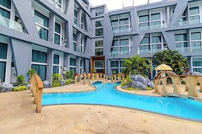 Pool view stay with great amenity C249