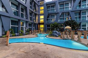 Pool view stay with great amenity C249