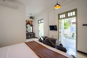 Amara Chairmans Bungalow