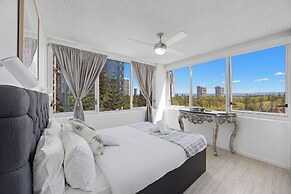 Oceanfront Serenity At Main Beach