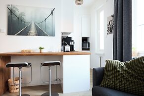 Beautiful Studio in Heart of Downtown