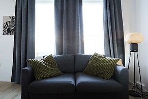 Beautiful Studio in Heart of Downtown