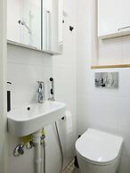 Beautiful Studio in Heart of Downtown