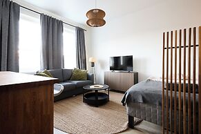 Beautiful Studio in Heart of Downtown