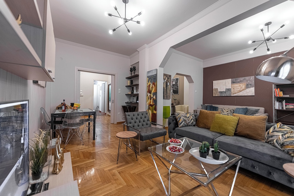 Alopece City Apartment