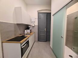 Smart Stay Near Stadthalle
