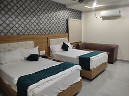 Hotel NVR Grand